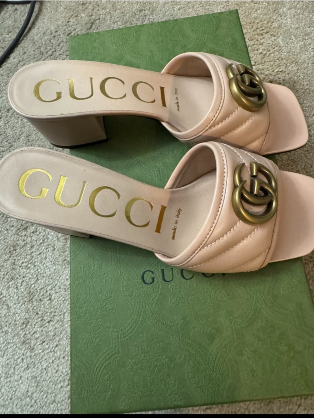 GUCCI Marmont Quilted Medallion Mule Sandals. PInk - Picture 3 of 10